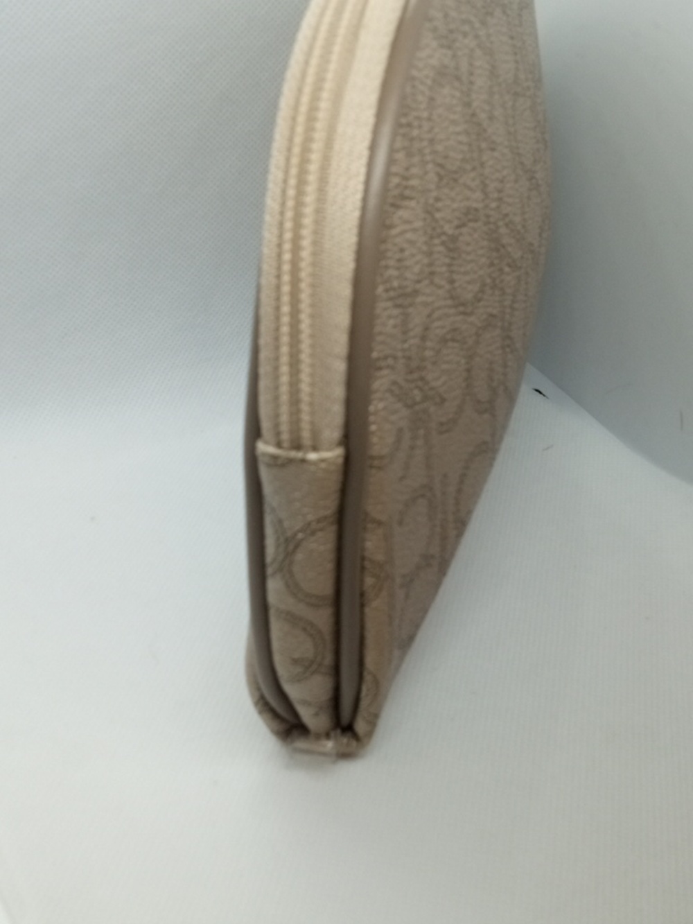 CLAVIN KLEIN MAKE UP CASE - Picture 4 of 7